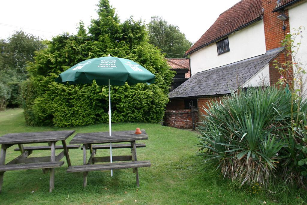 Farmhouse Inn Thaxted Exterior photo